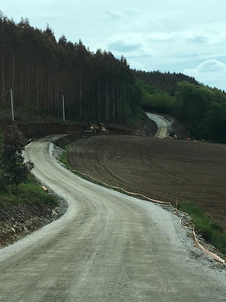 ¿Cuánto se tarda en nivelar un terreno?